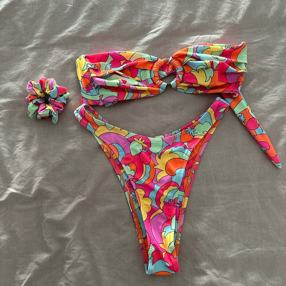 Kulani bikini Set with Scrunchie